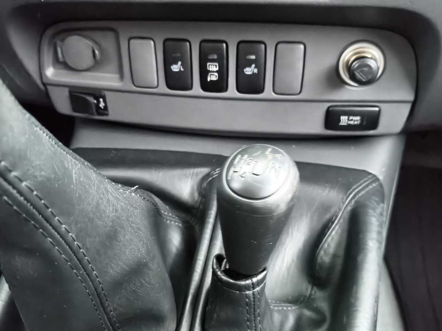 TOYOTA Hilux 2011