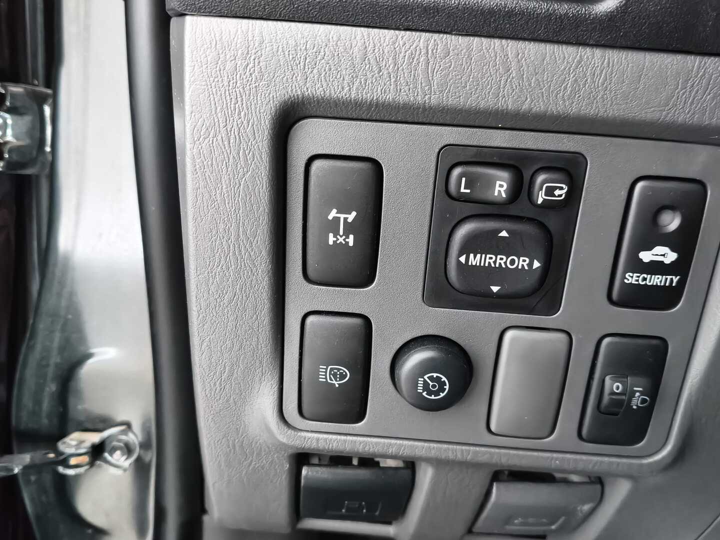 TOYOTA Hilux 2011
