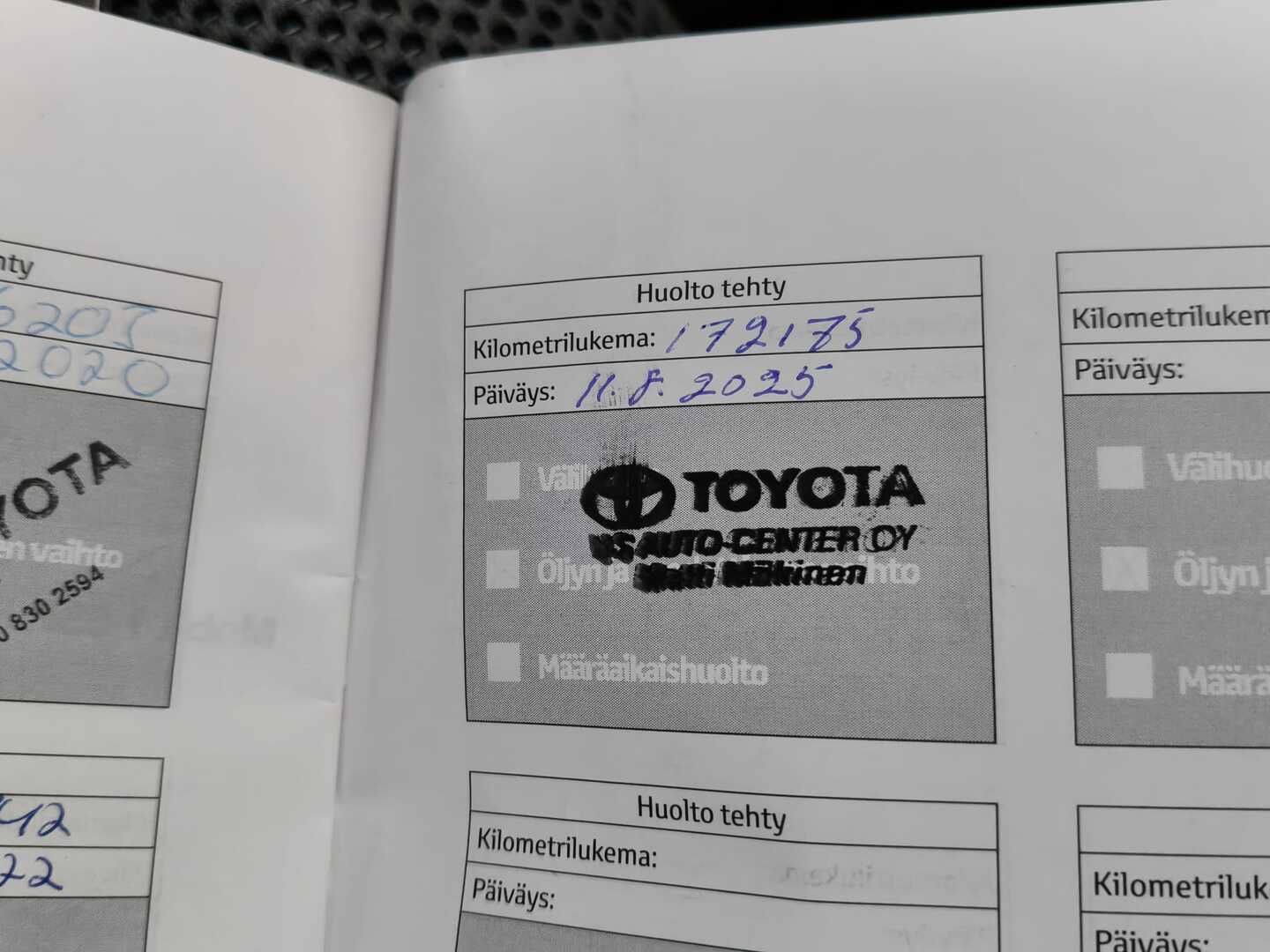 TOYOTA Hilux 2011