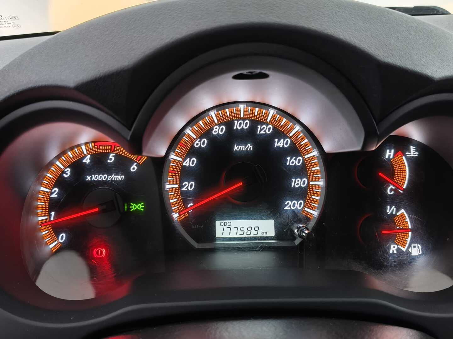 TOYOTA Hilux 2011