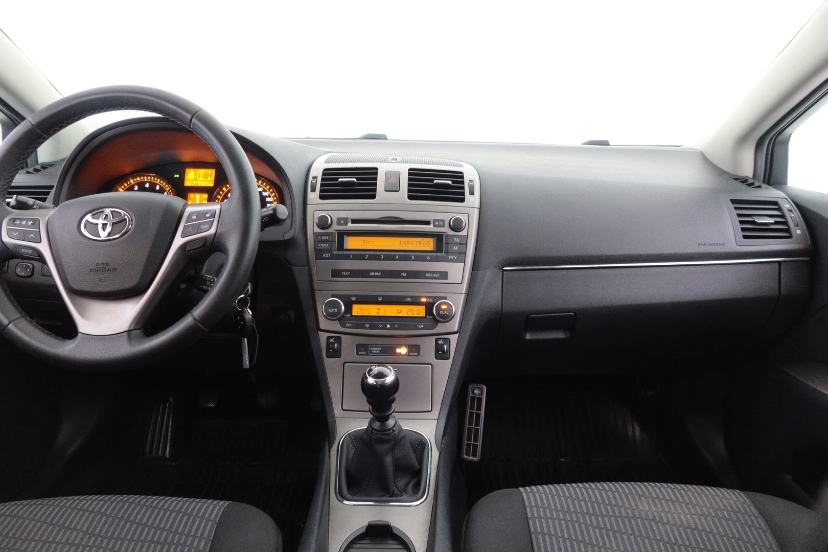 TOYOTA Avensis 2011