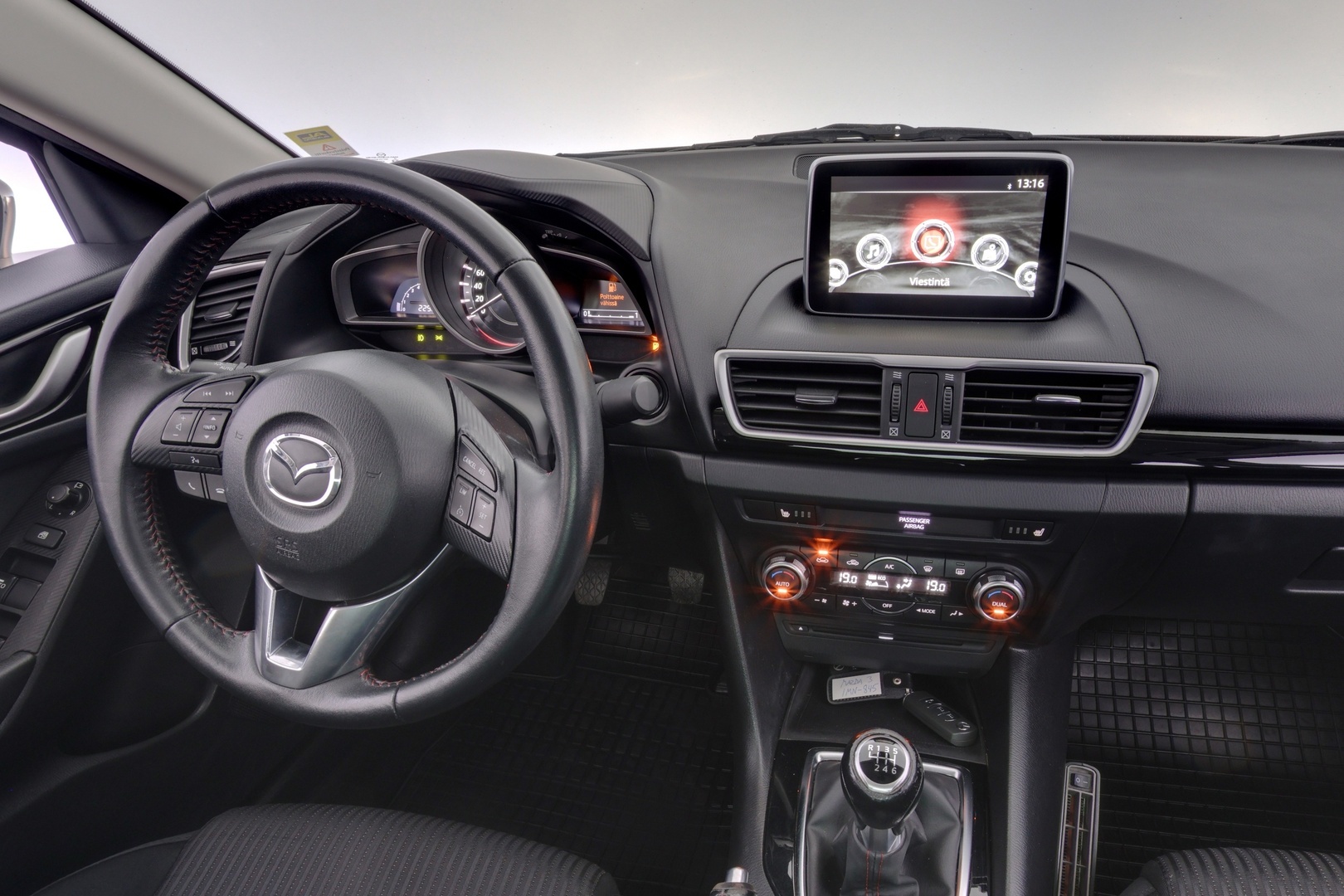 MAZDA Mazda3 2016