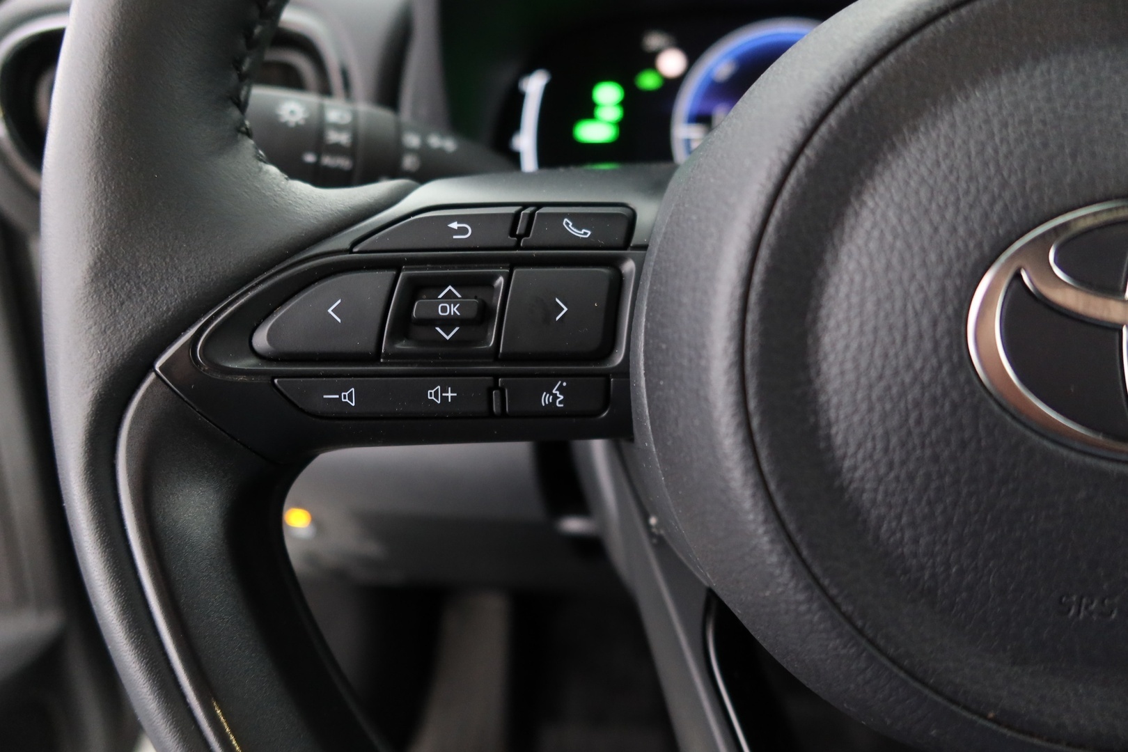 TOYOTA Yaris Cross 2025