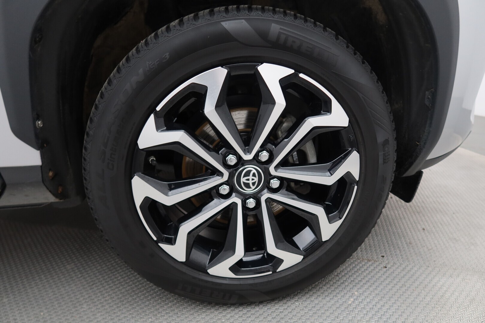 TOYOTA Yaris Cross 2023