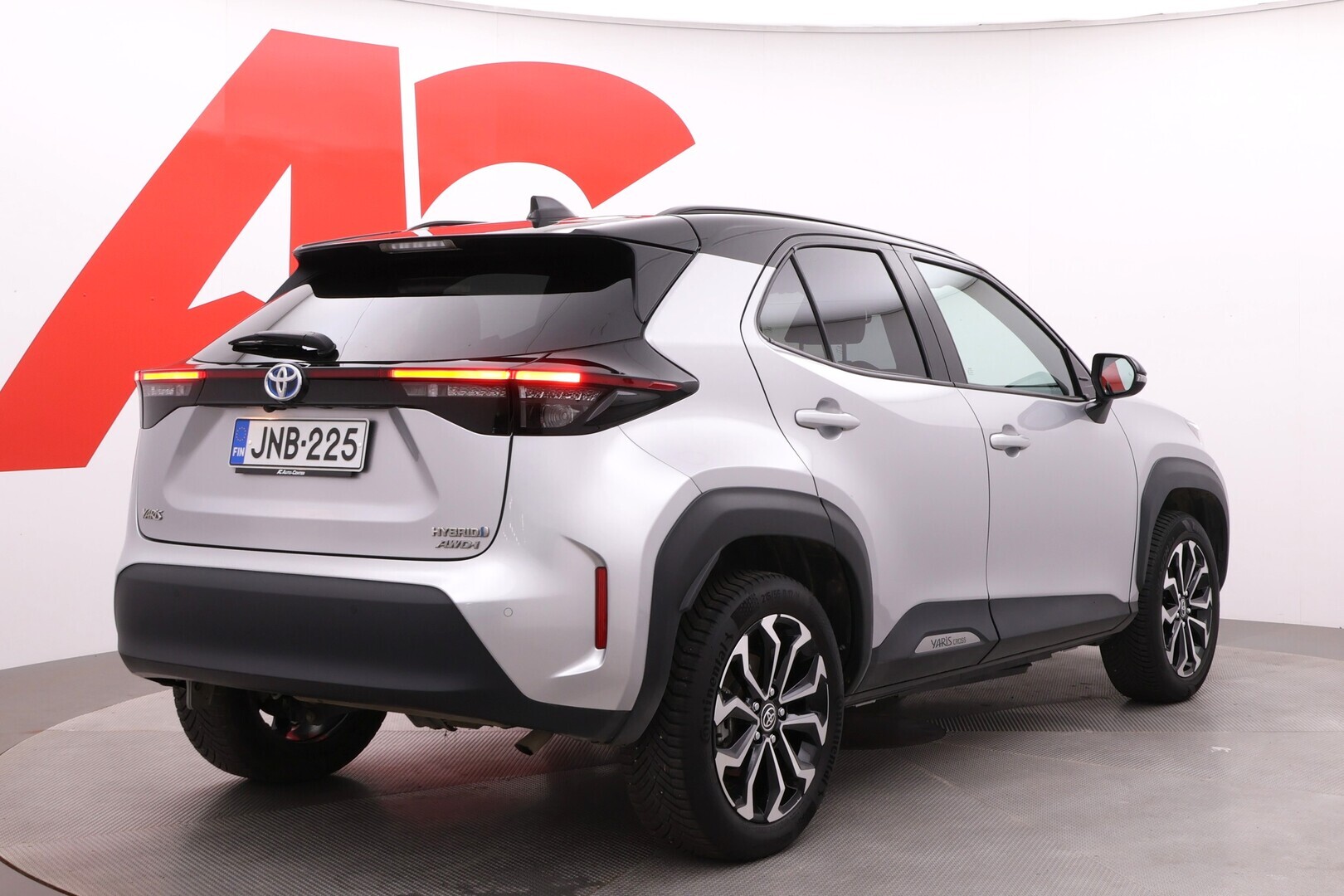 TOYOTA Yaris Cross 2023