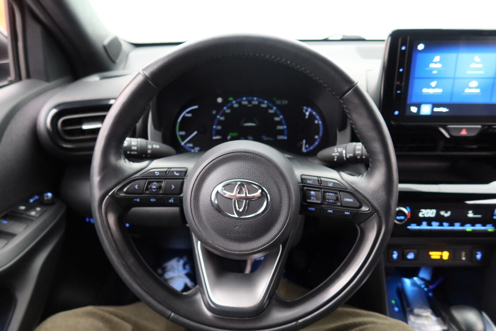 TOYOTA Yaris Cross 2023