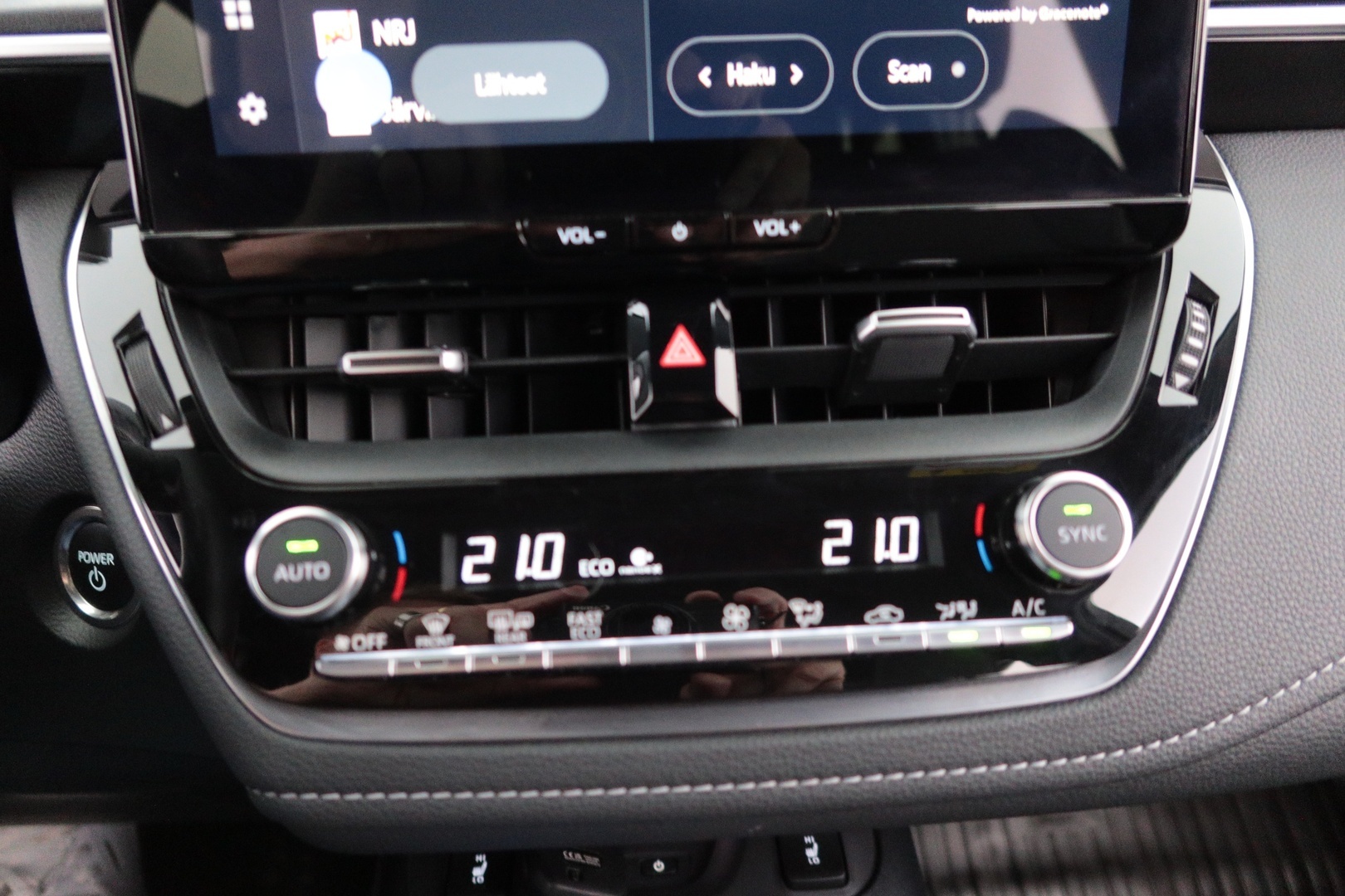 TOYOTA Corolla 2025