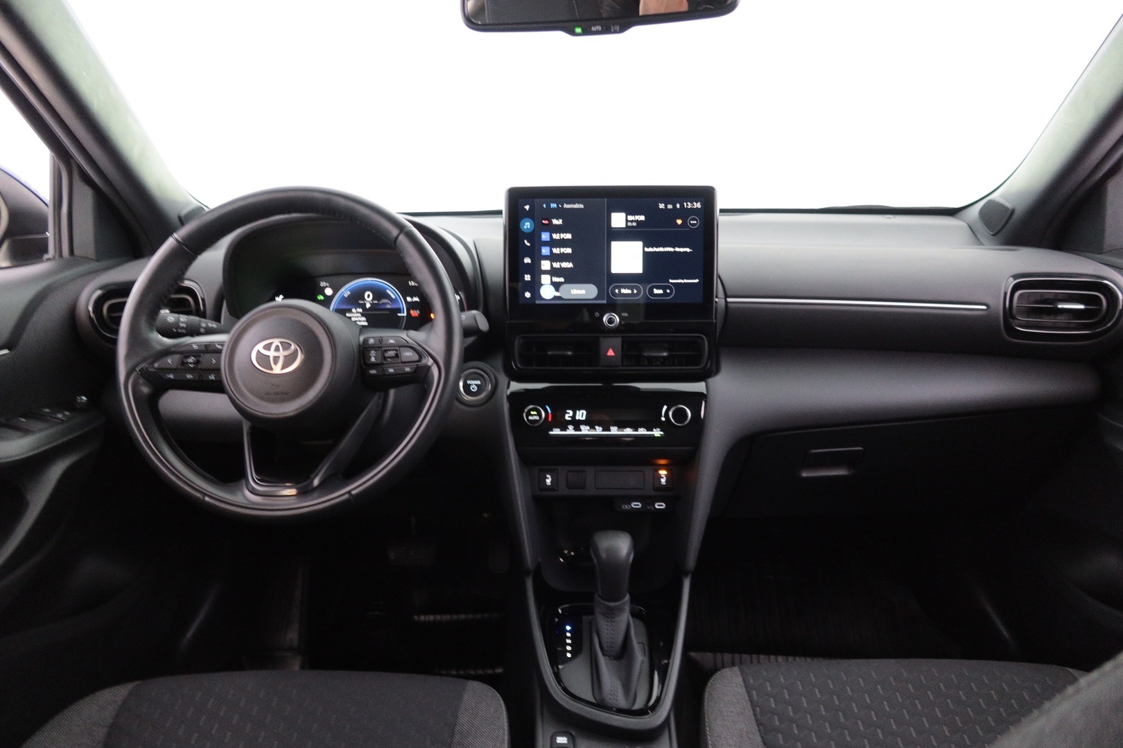 TOYOTA Yaris Cross 2025