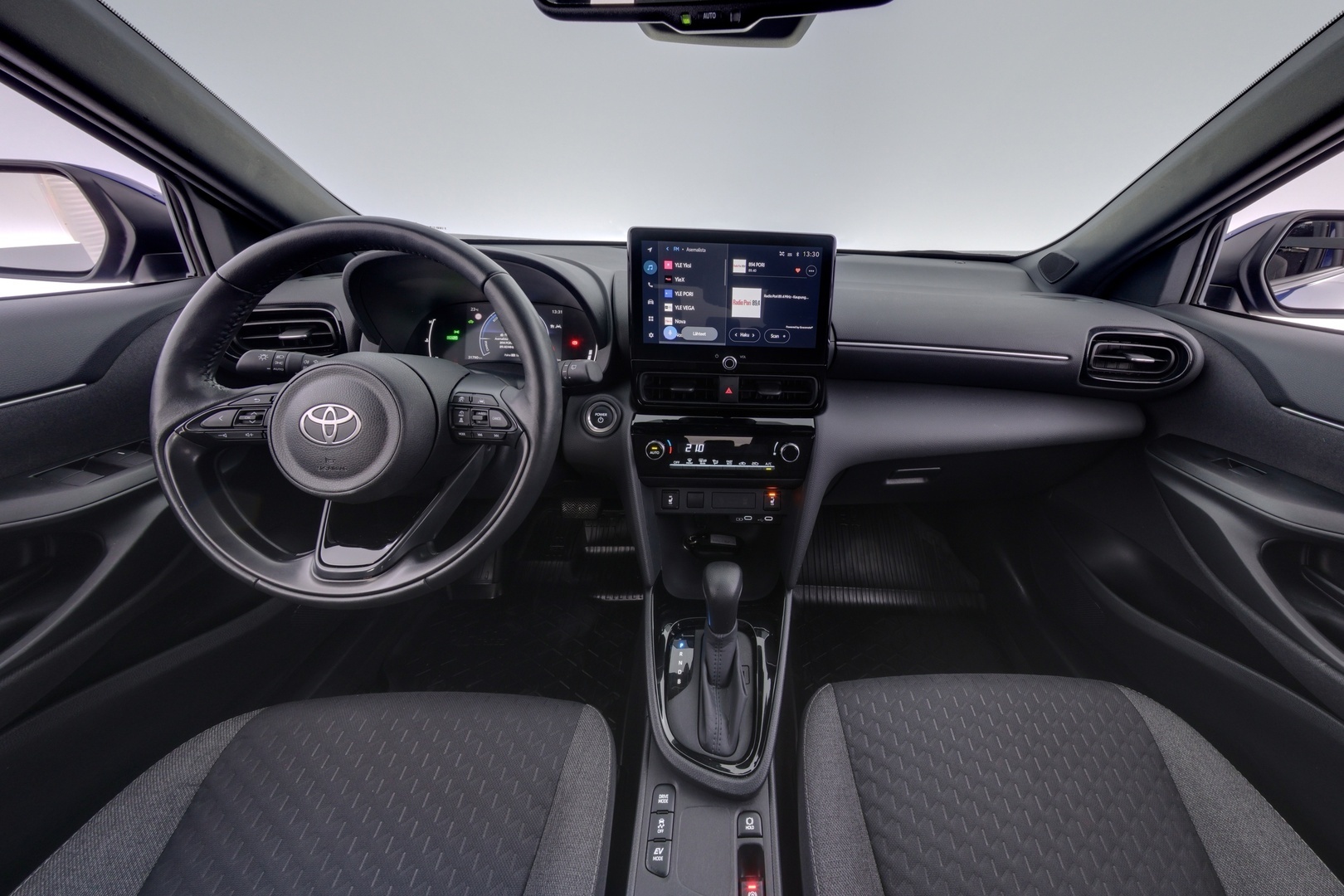 TOYOTA Yaris Cross 2025