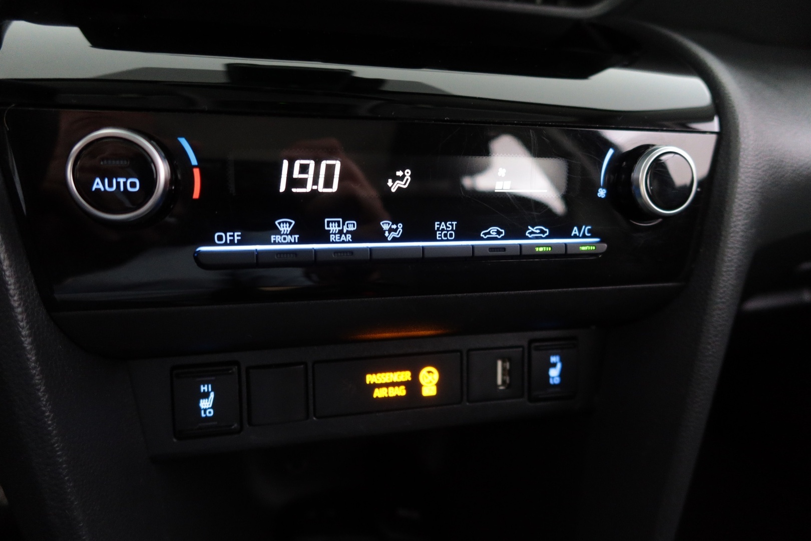 TOYOTA Yaris Cross 2024
