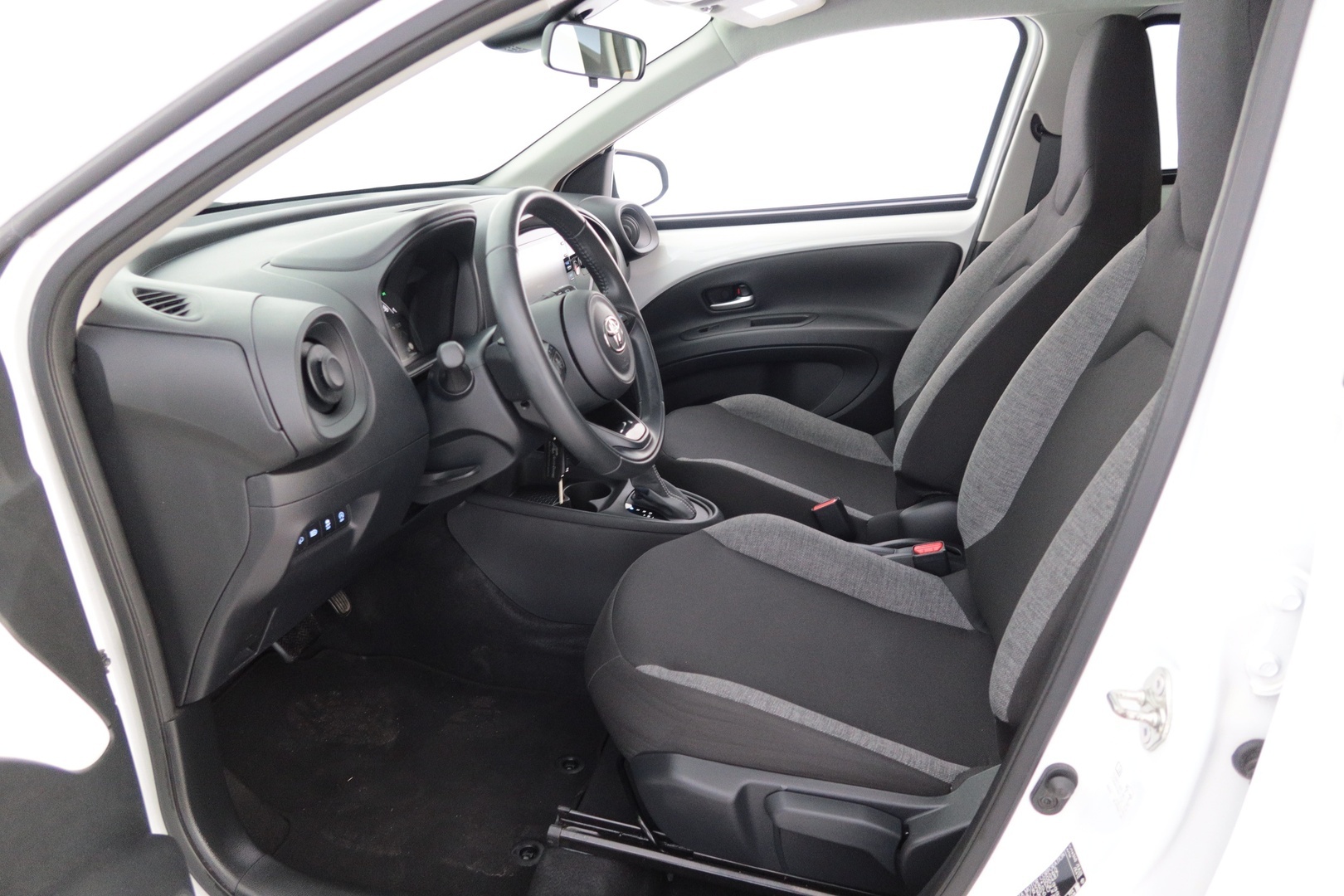 TOYOTA Aygo X 2023