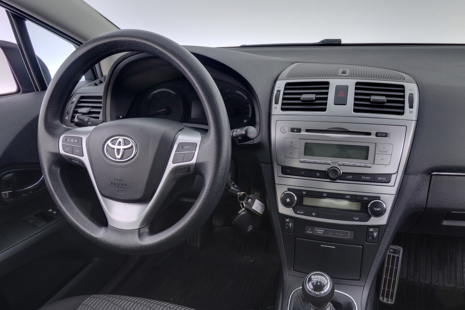 TOYOTA Avensis 2014