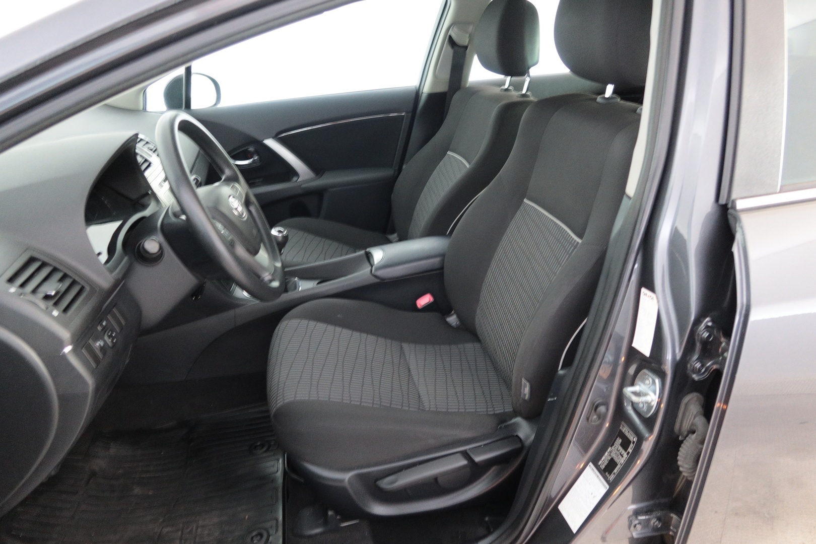 TOYOTA Avensis 2014
