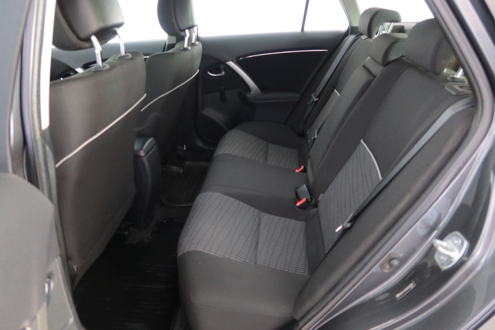 TOYOTA Avensis 2014