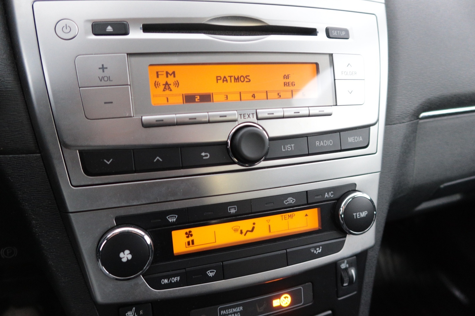 TOYOTA Avensis 2014