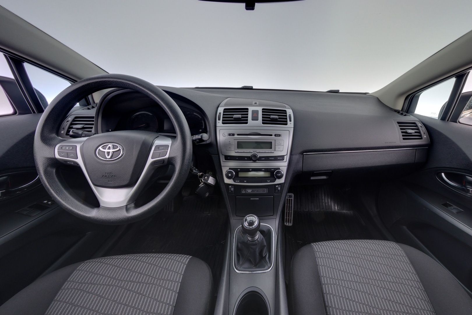 TOYOTA Avensis 2014