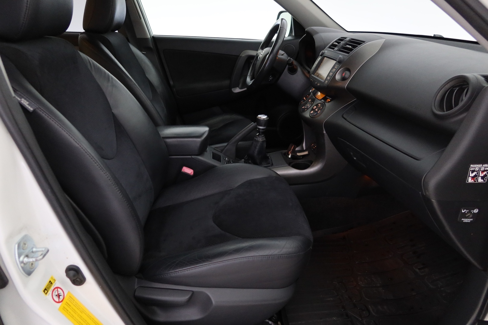 TOYOTA RAV4 2011