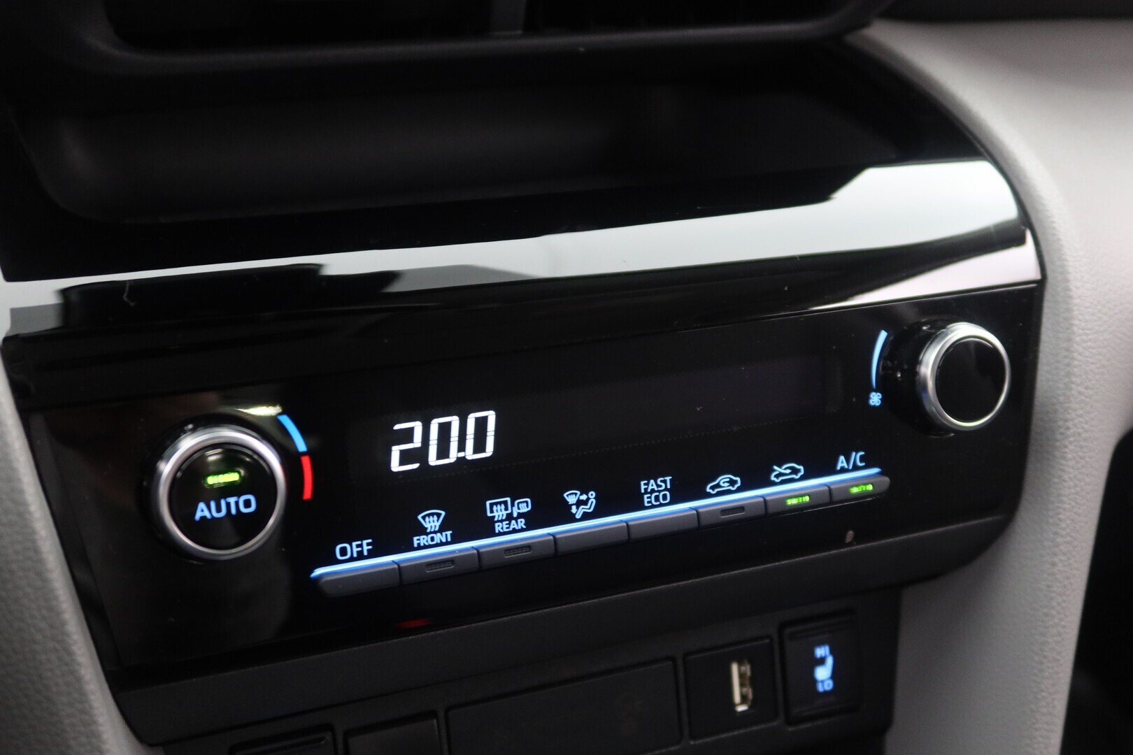TOYOTA Yaris Cross 2022