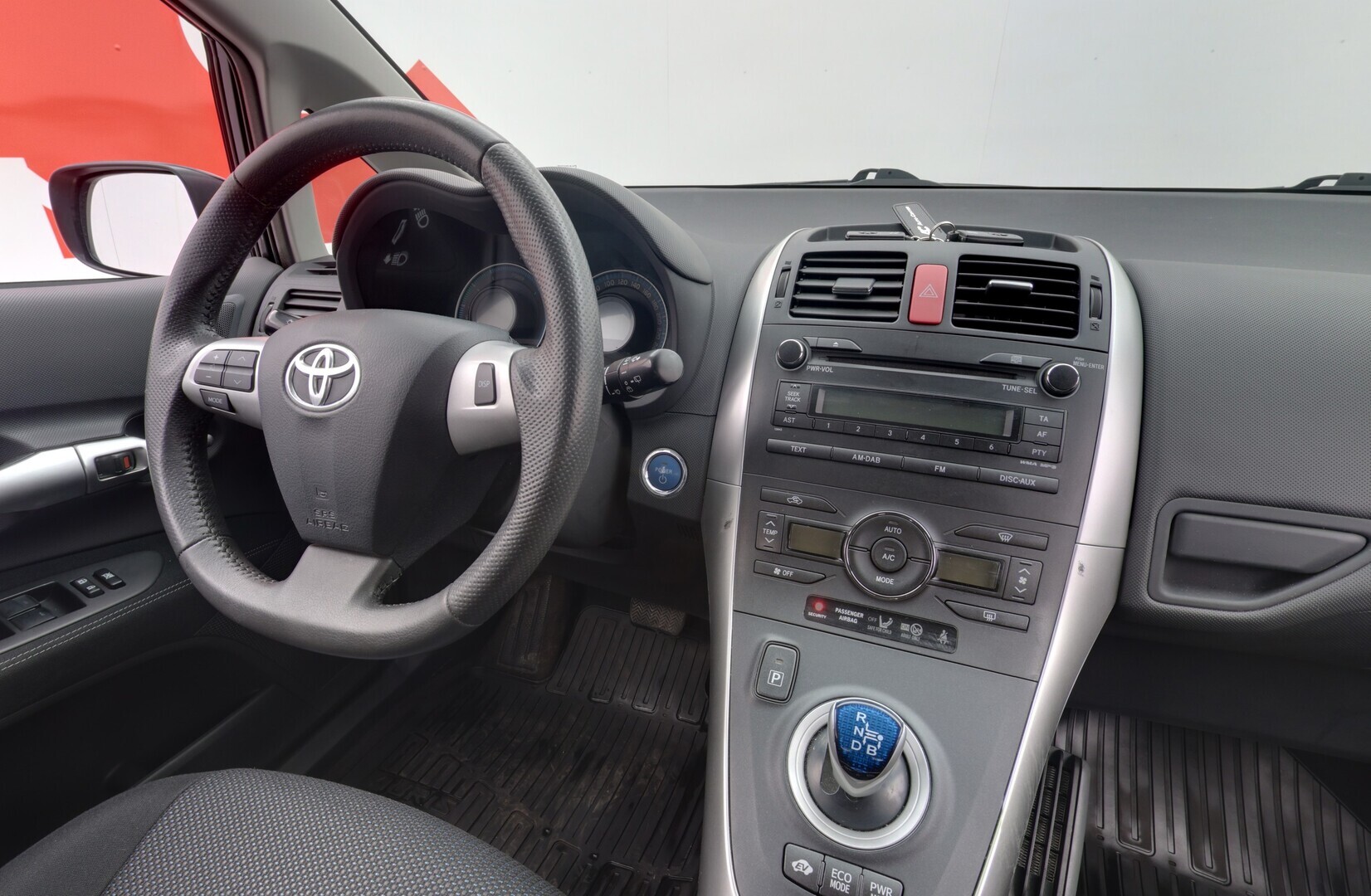 TOYOTA Auris 2012