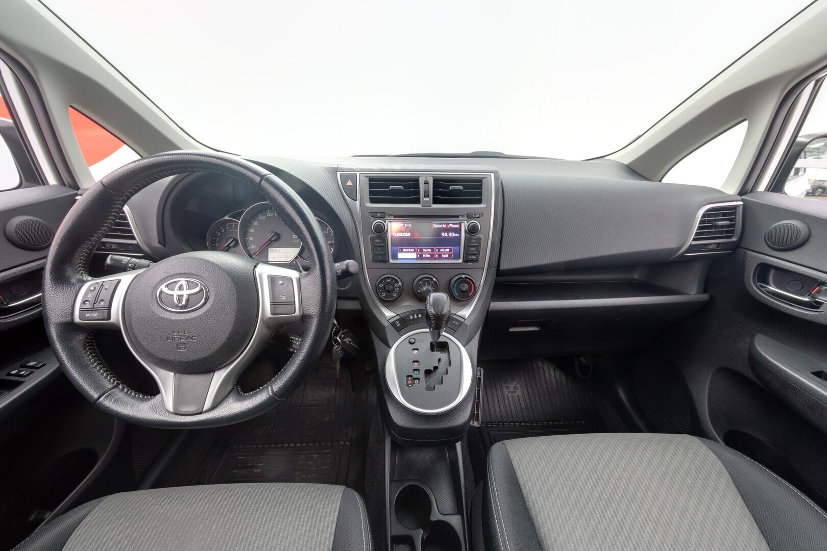 TOYOTA Verso-S 2014