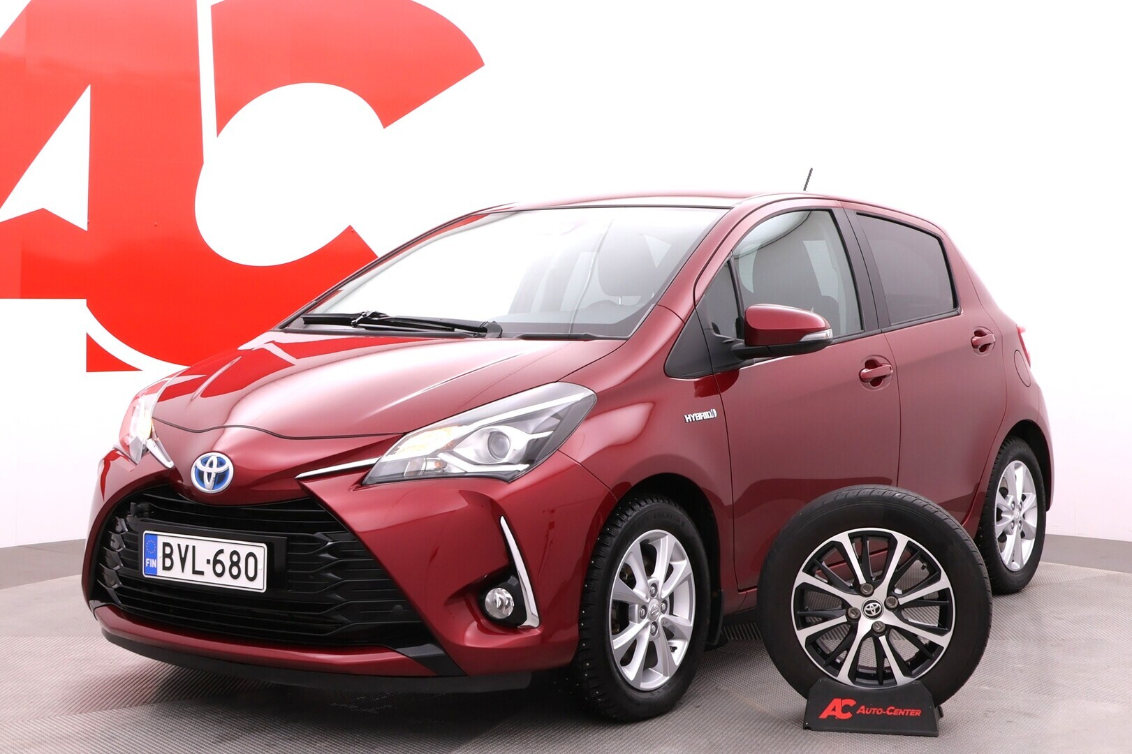 TOYOTA Yaris 2018