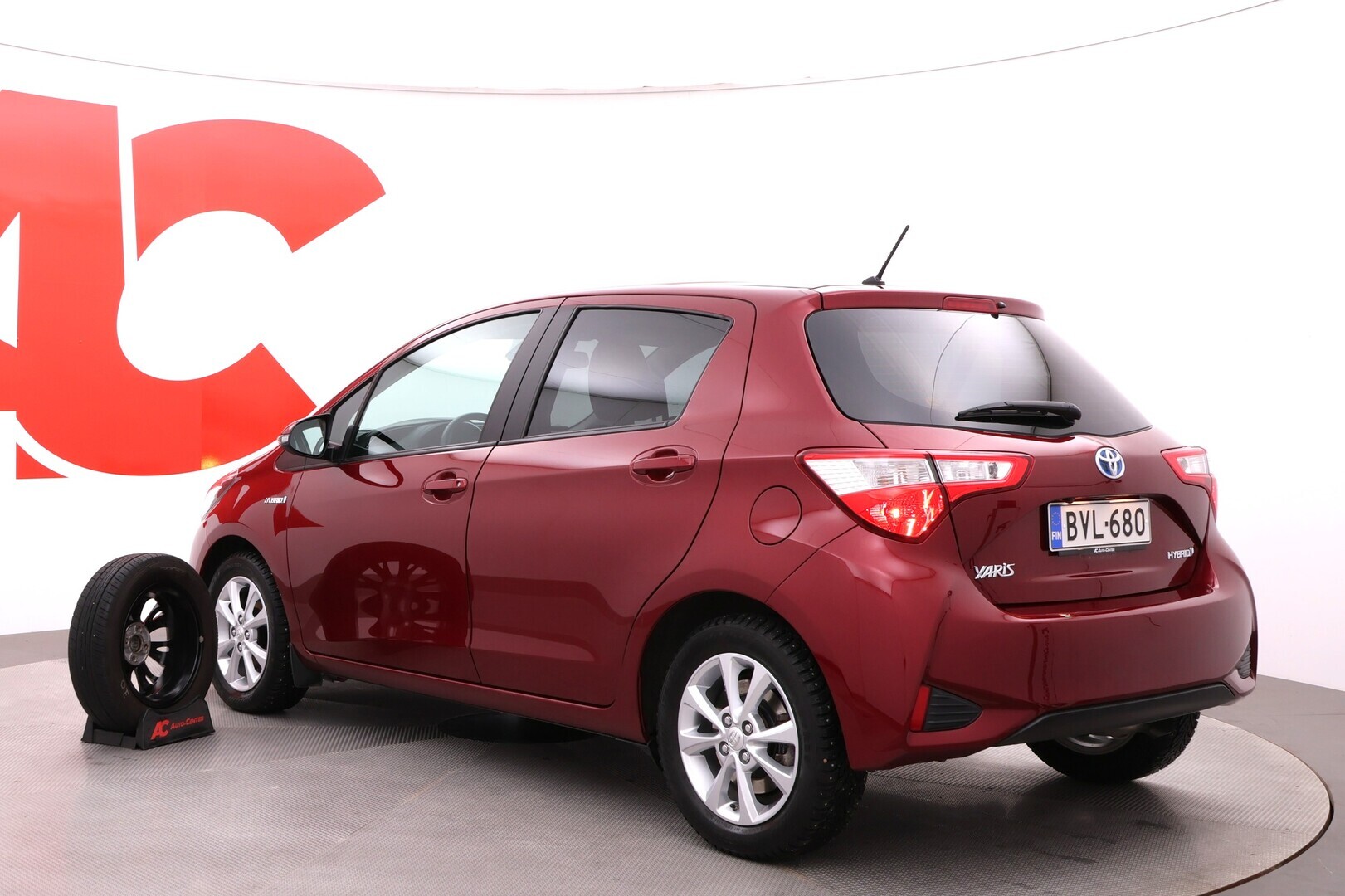 TOYOTA Yaris 2018