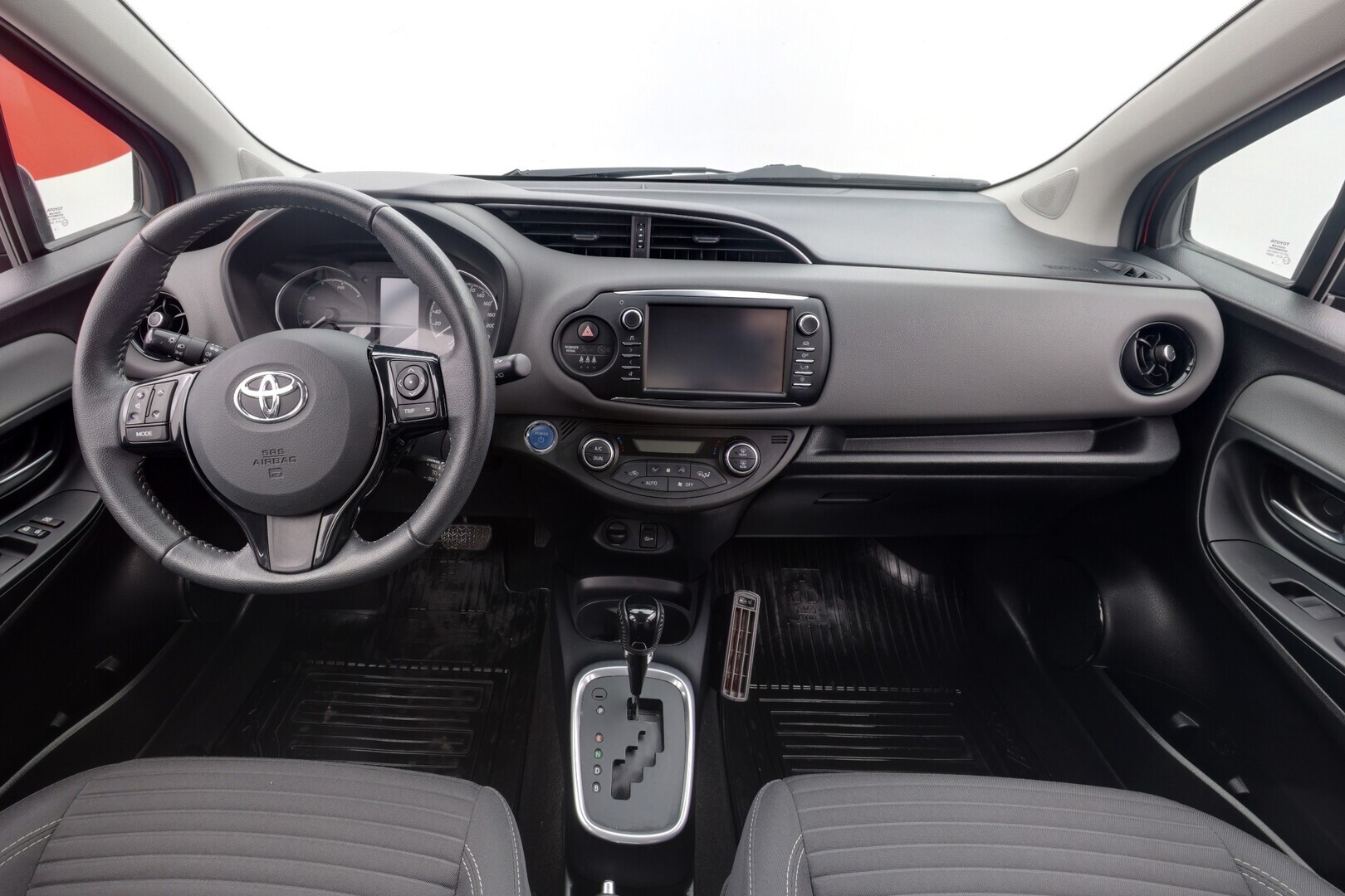TOYOTA Yaris 2018