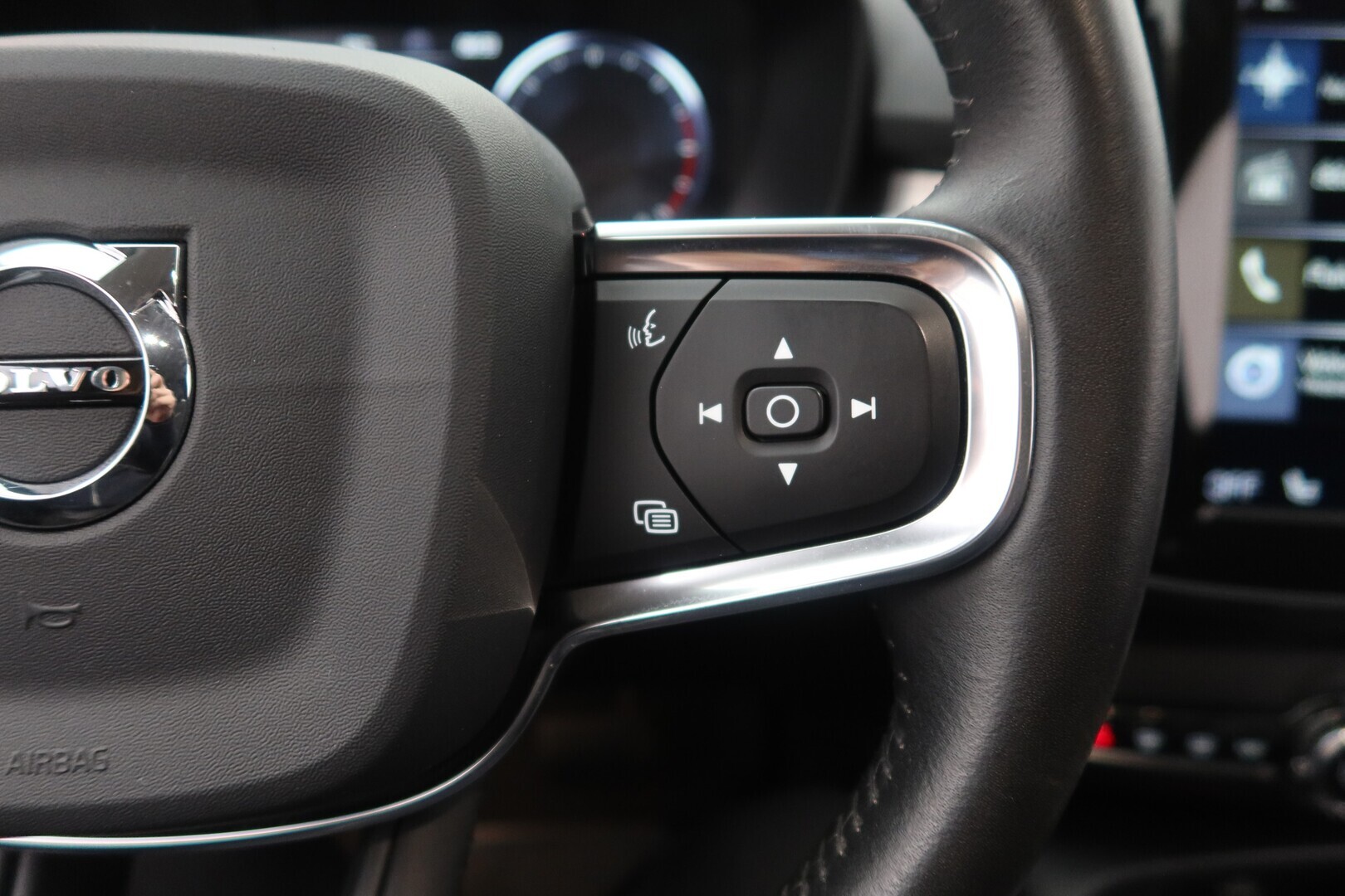 VOLVO XC40 2019