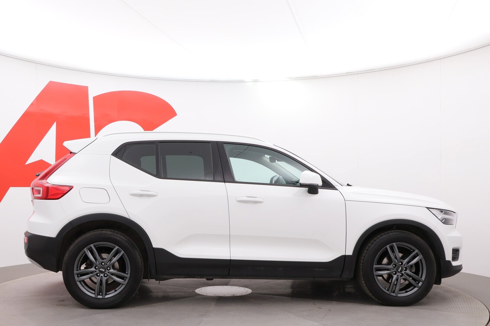 VOLVO XC40 2019