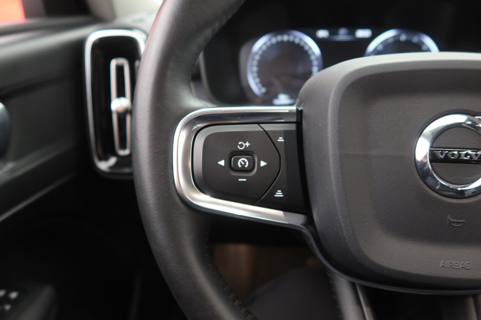 VOLVO XC40 2019