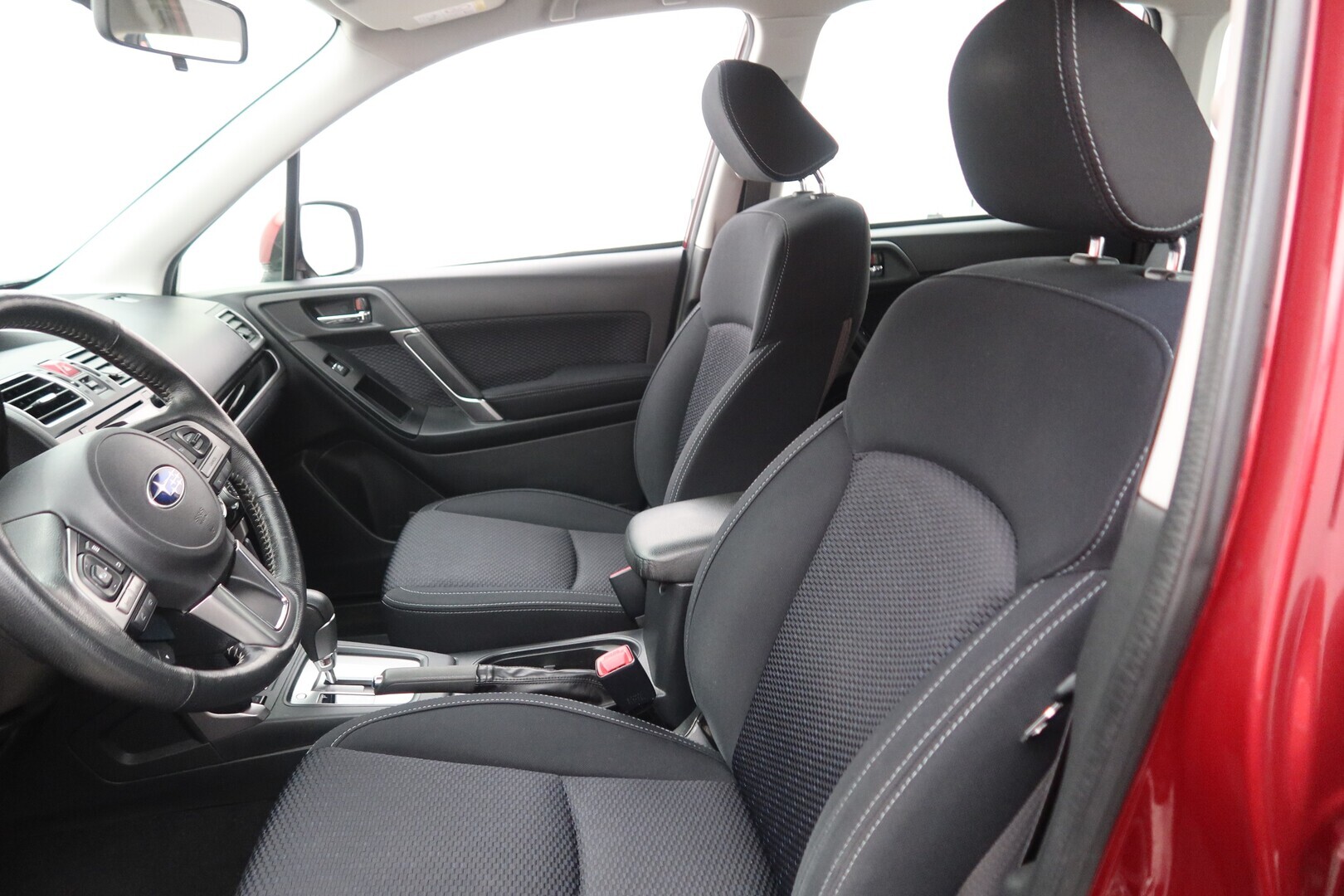 SUBARU Forester 2017