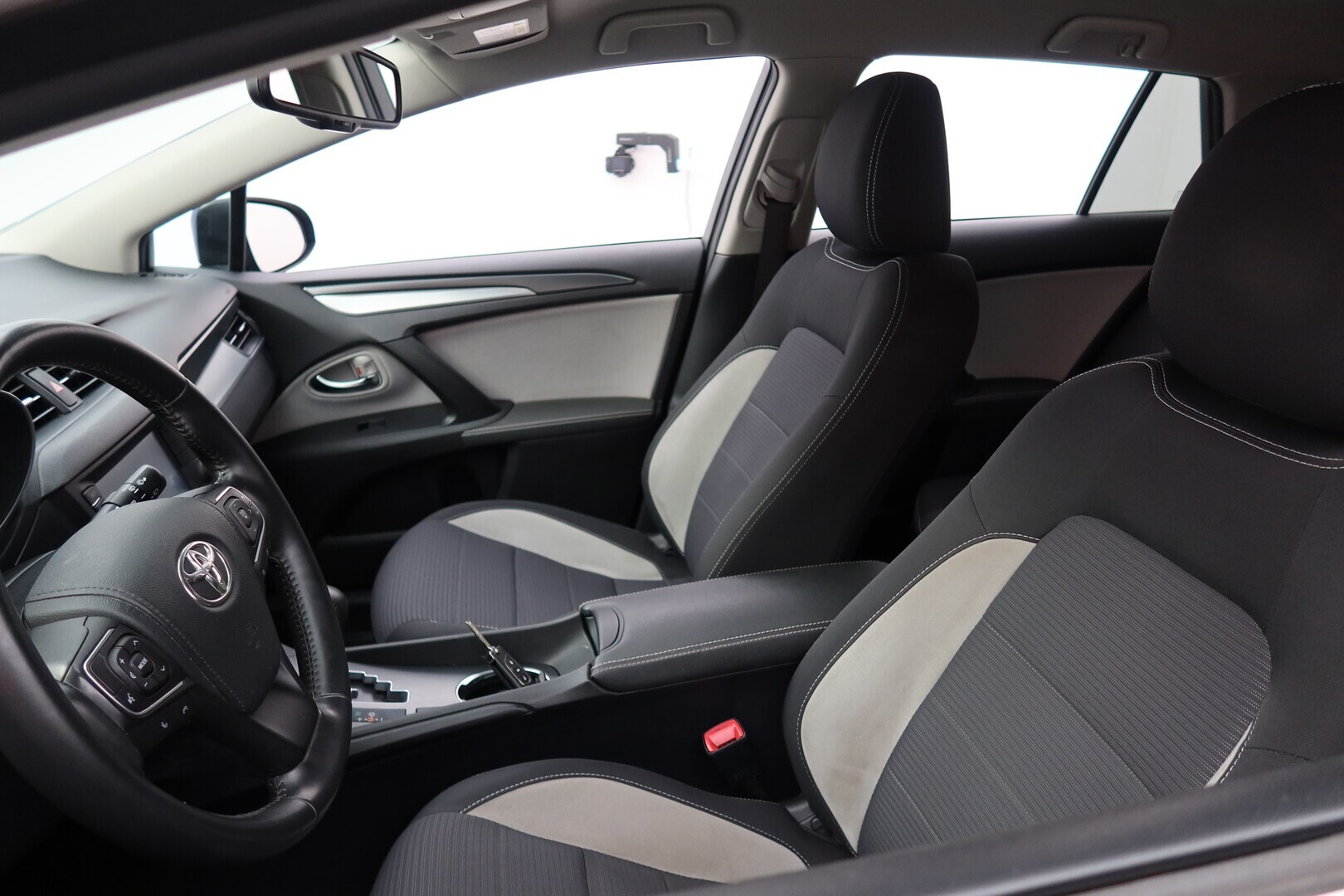 TOYOTA Avensis 2017
