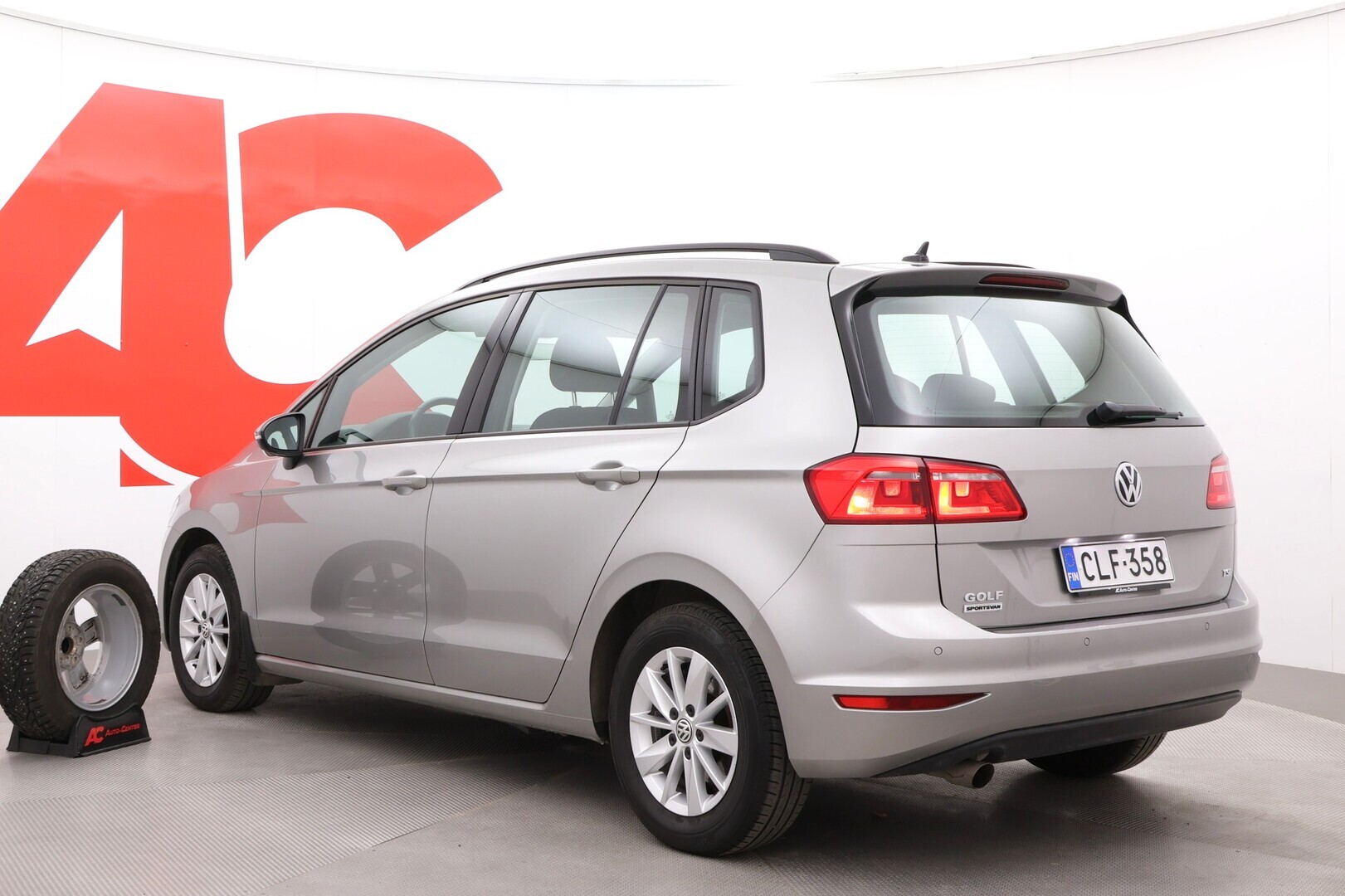 VOLKSWAGEN Golf Sportsvan 2017