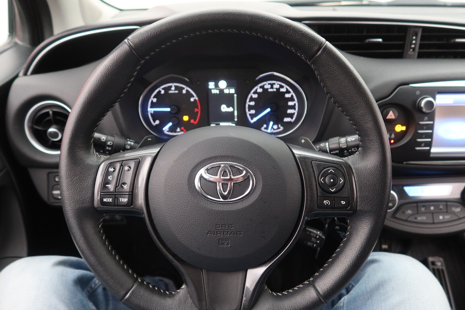 TOYOTA Yaris 2019