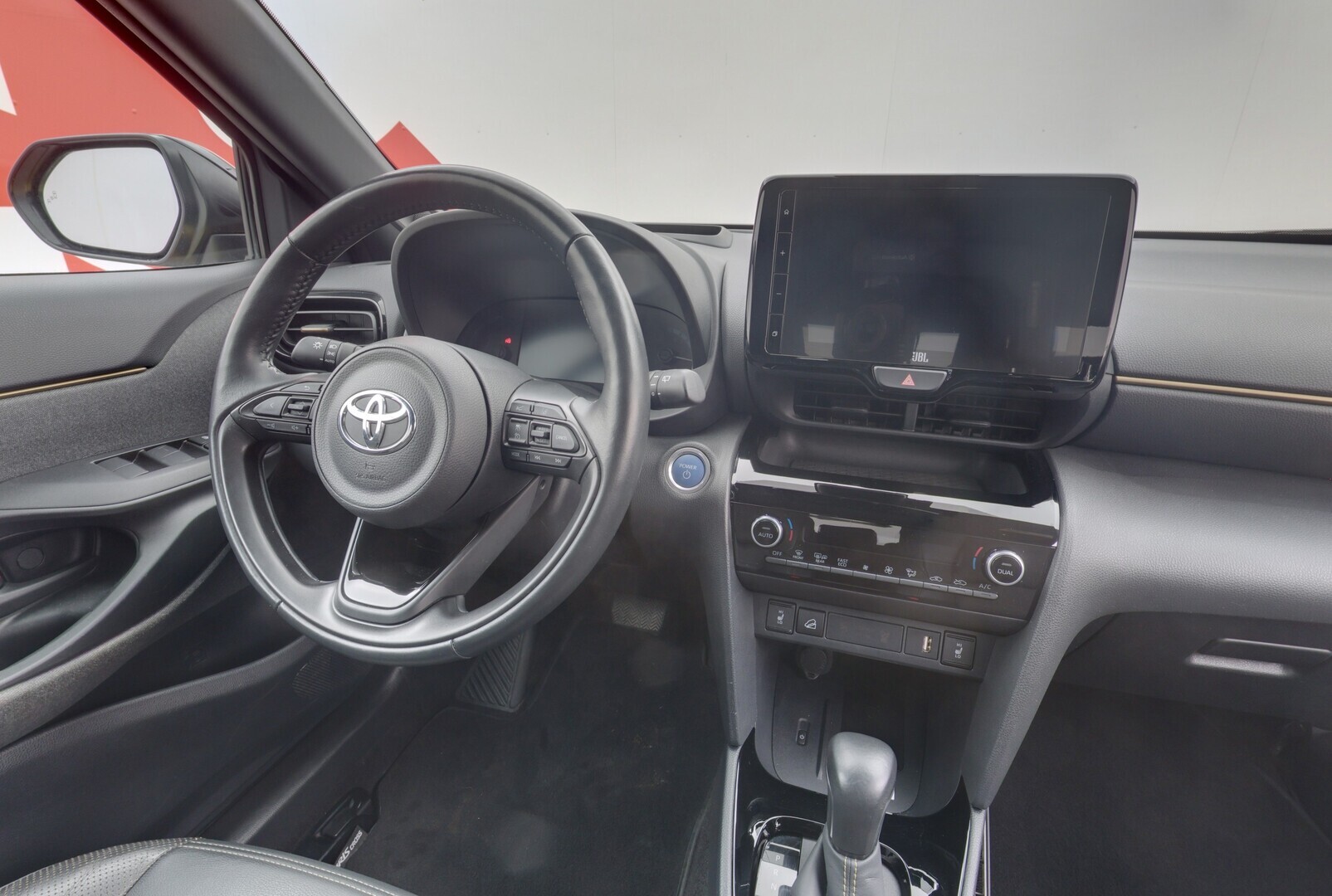 TOYOTA Yaris Cross 2021