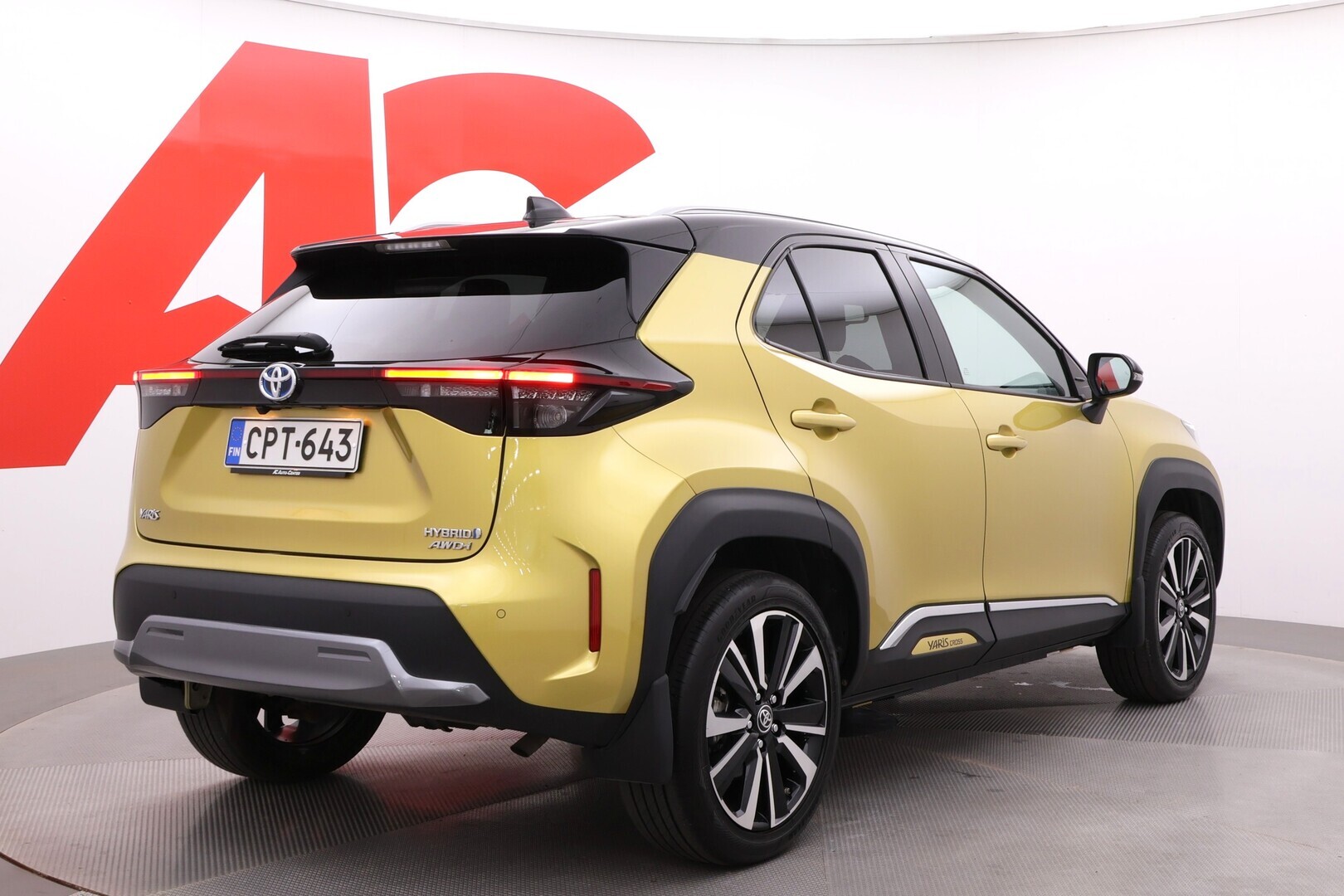 TOYOTA Yaris Cross 2021