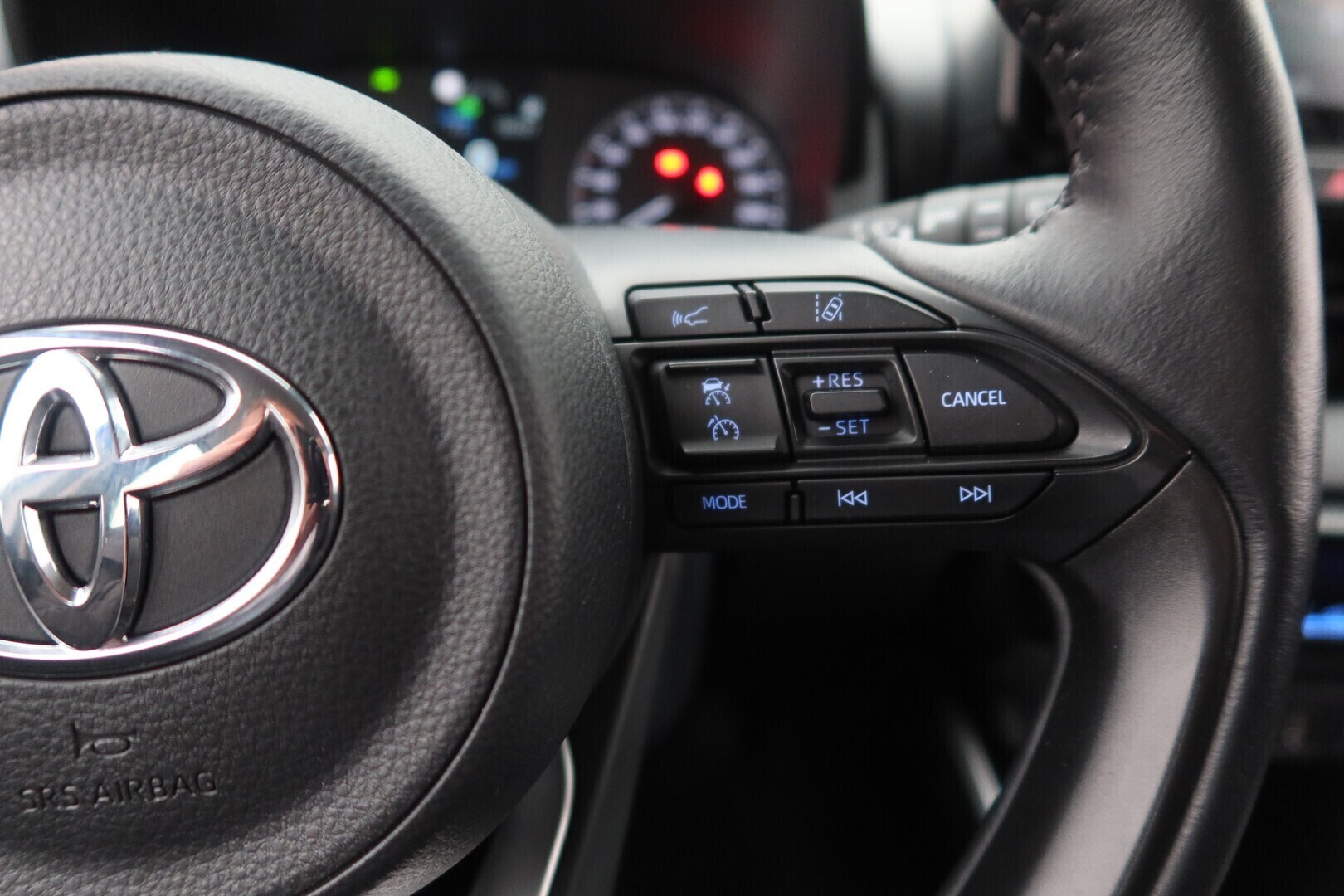 TOYOTA Yaris 2023