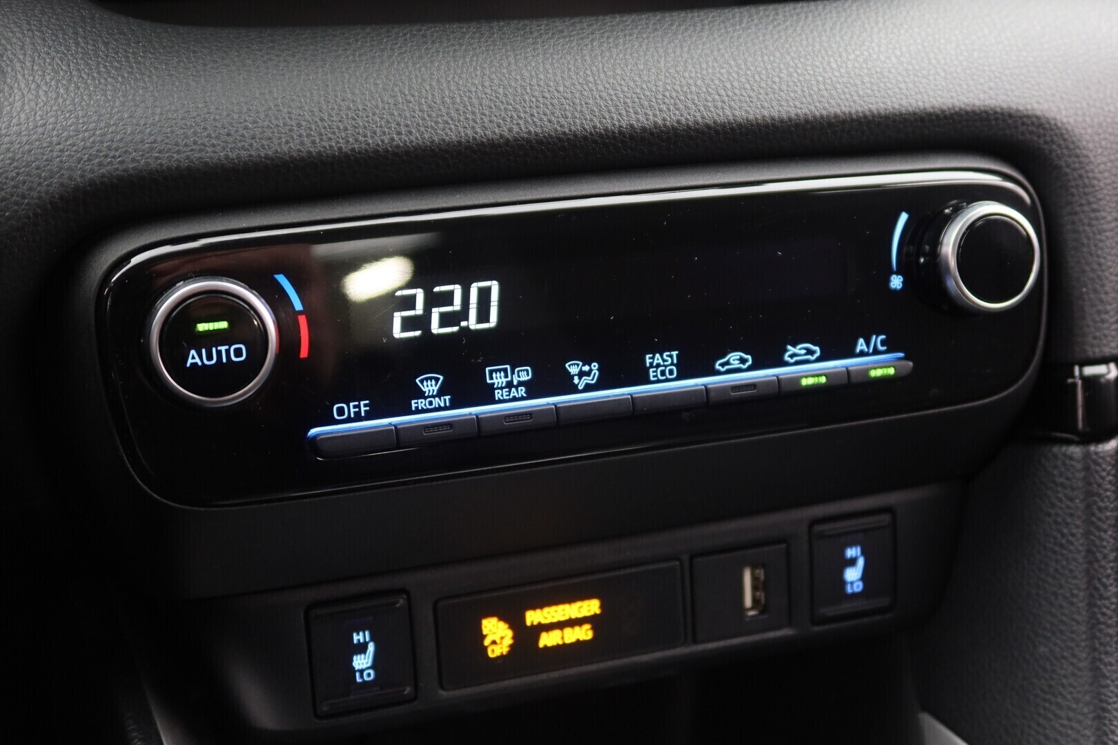 TOYOTA Yaris 2023