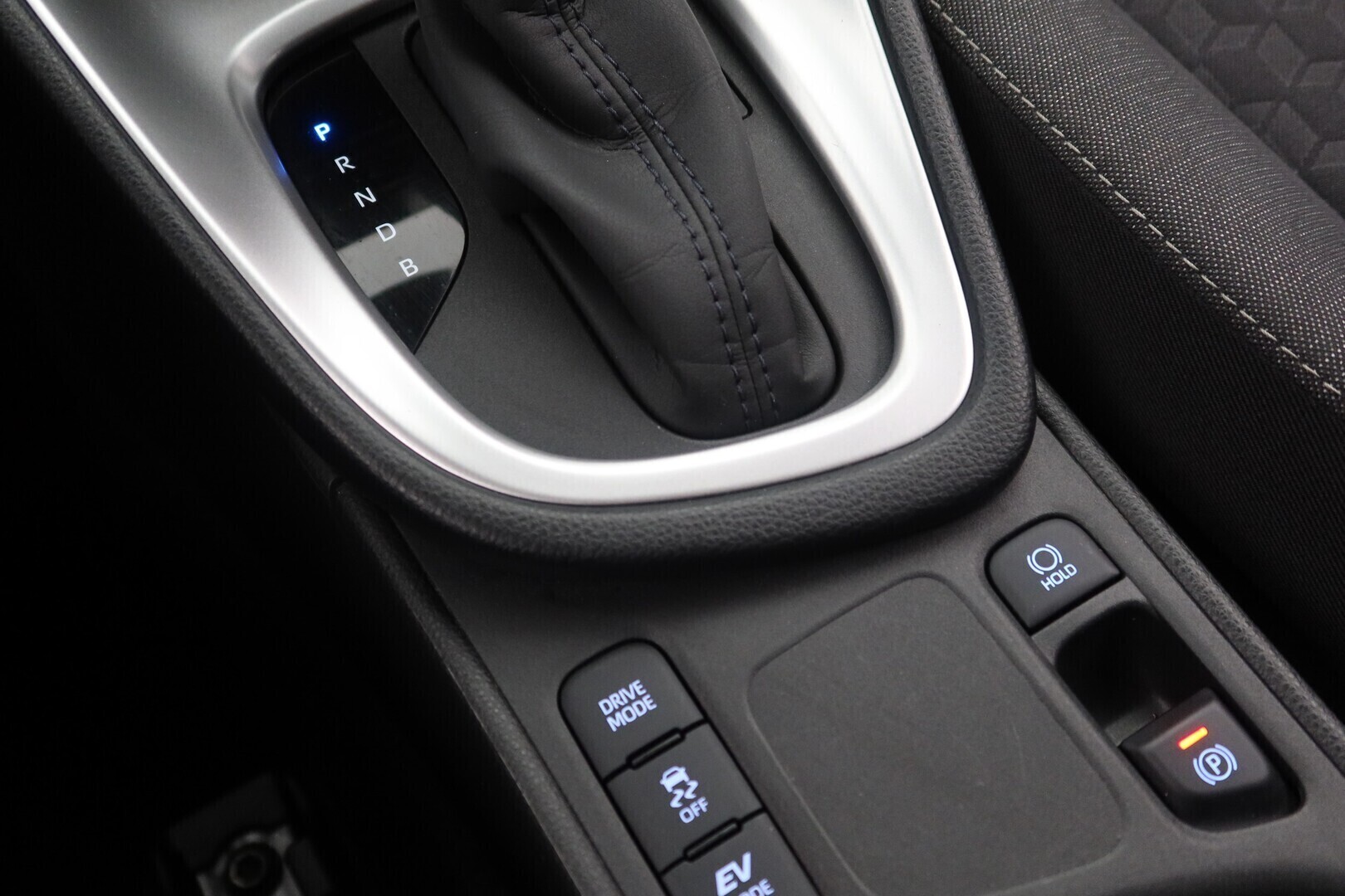 TOYOTA Yaris 2023