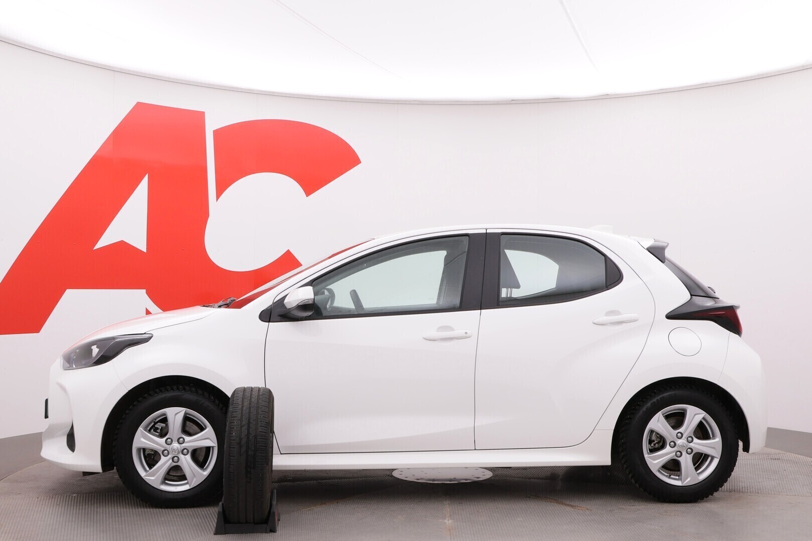 TOYOTA Yaris 2023