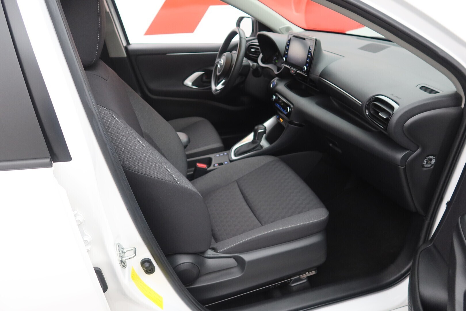 TOYOTA Yaris 2023