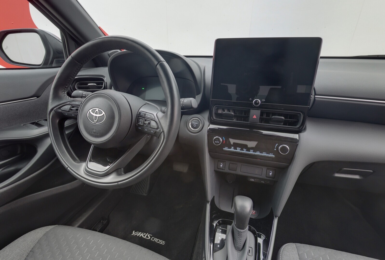 TOYOTA Yaris Cross 2024