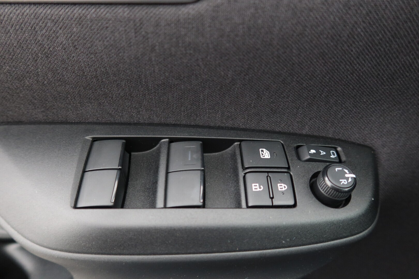 TOYOTA Yaris Cross 2024