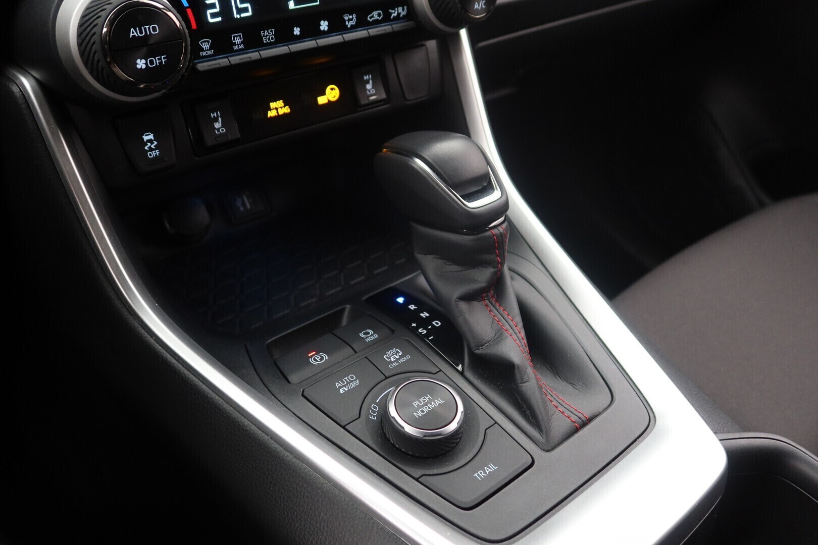 TOYOTA RAV4 Plug-in 2024