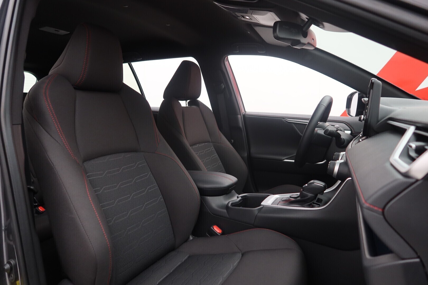 TOYOTA RAV4 Plug-in 2024