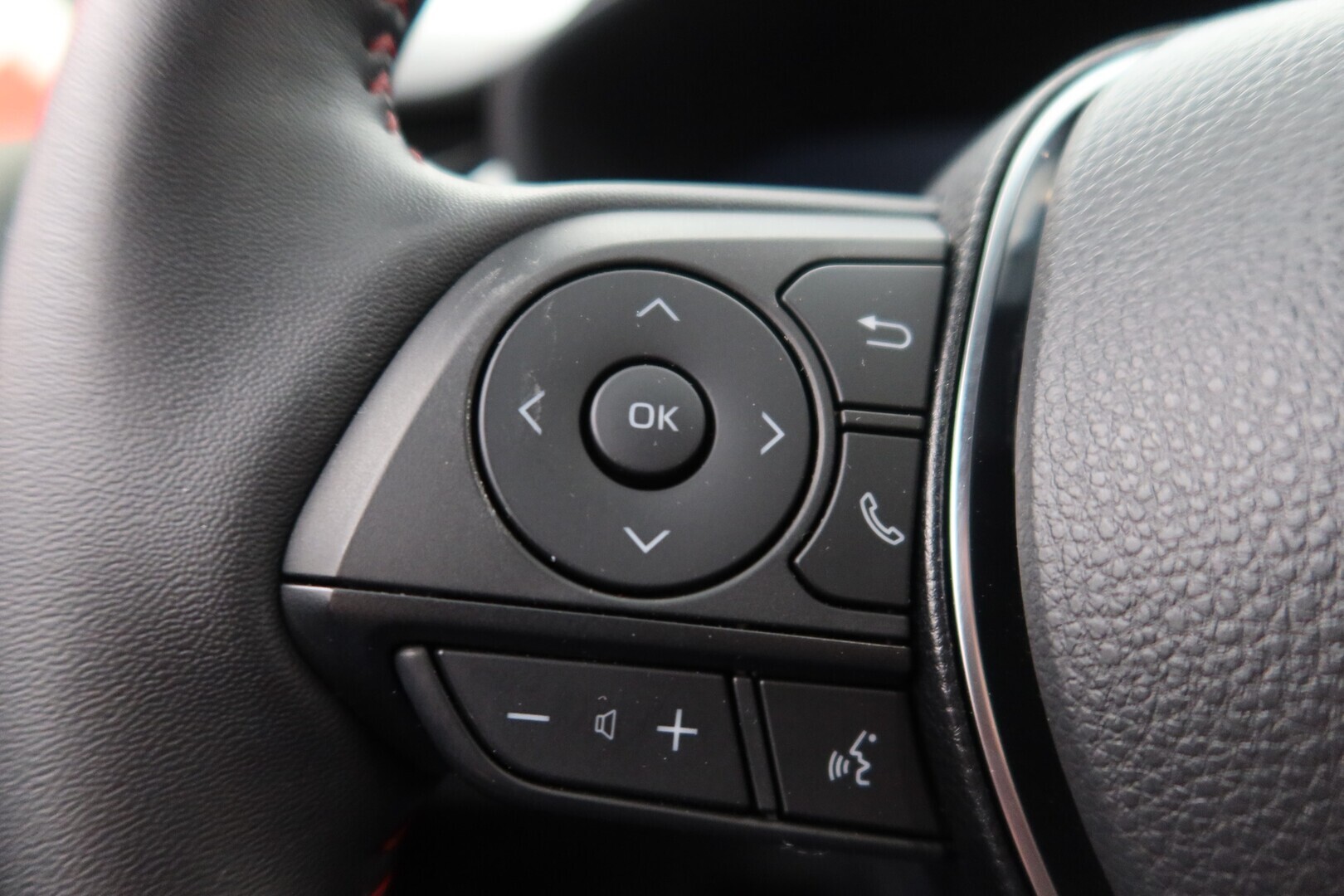 TOYOTA RAV4 Plug-in 2025