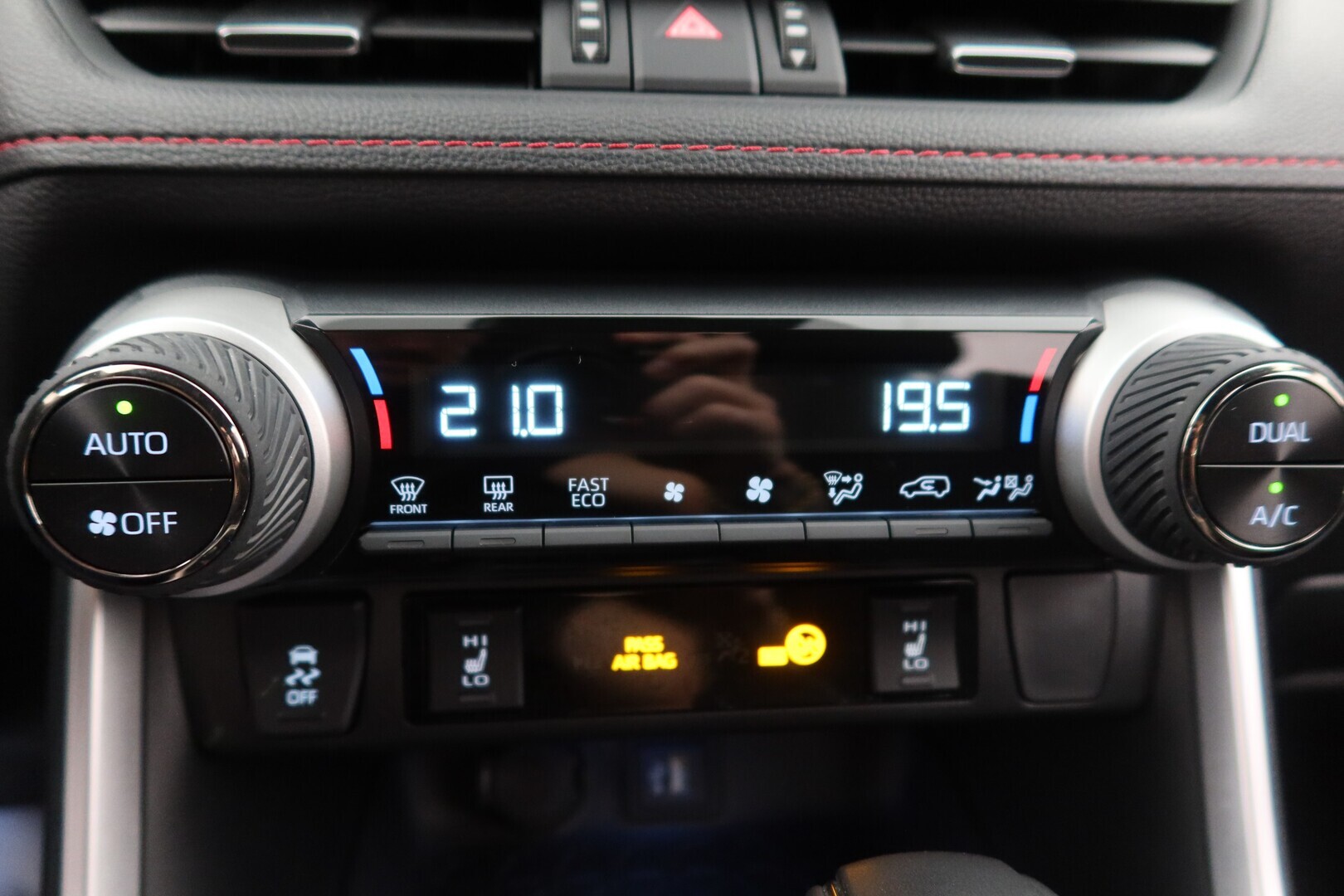TOYOTA RAV4 Plug-in 2025