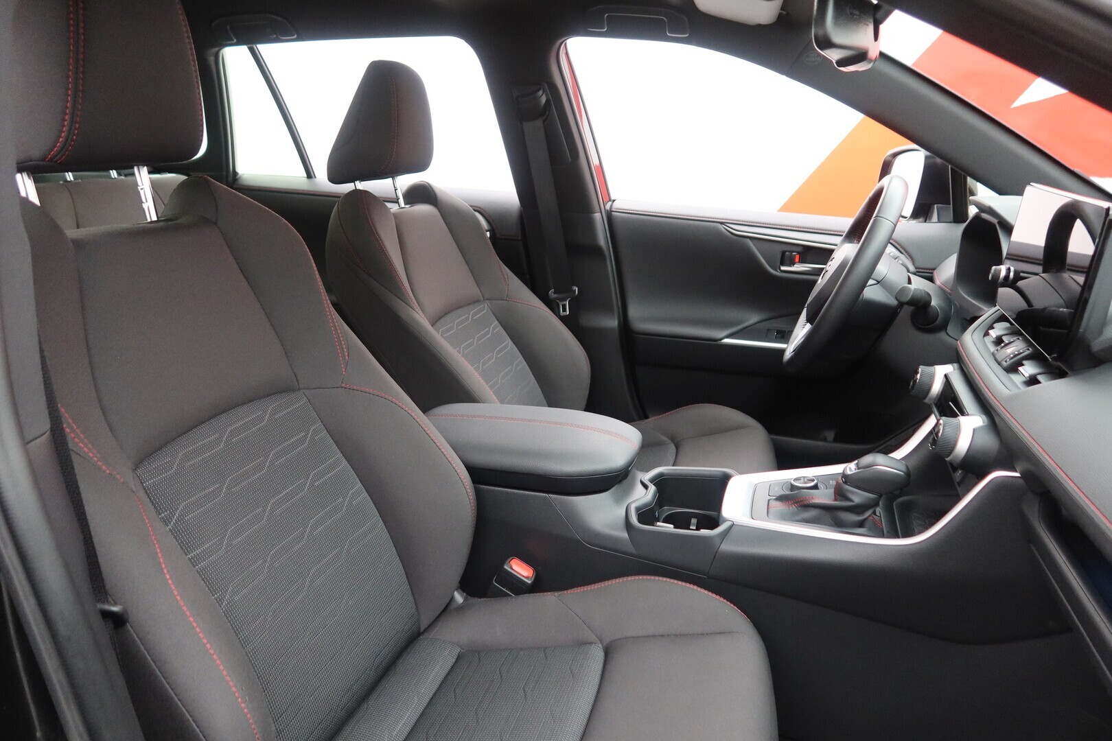 TOYOTA RAV4 Plug-in 2025