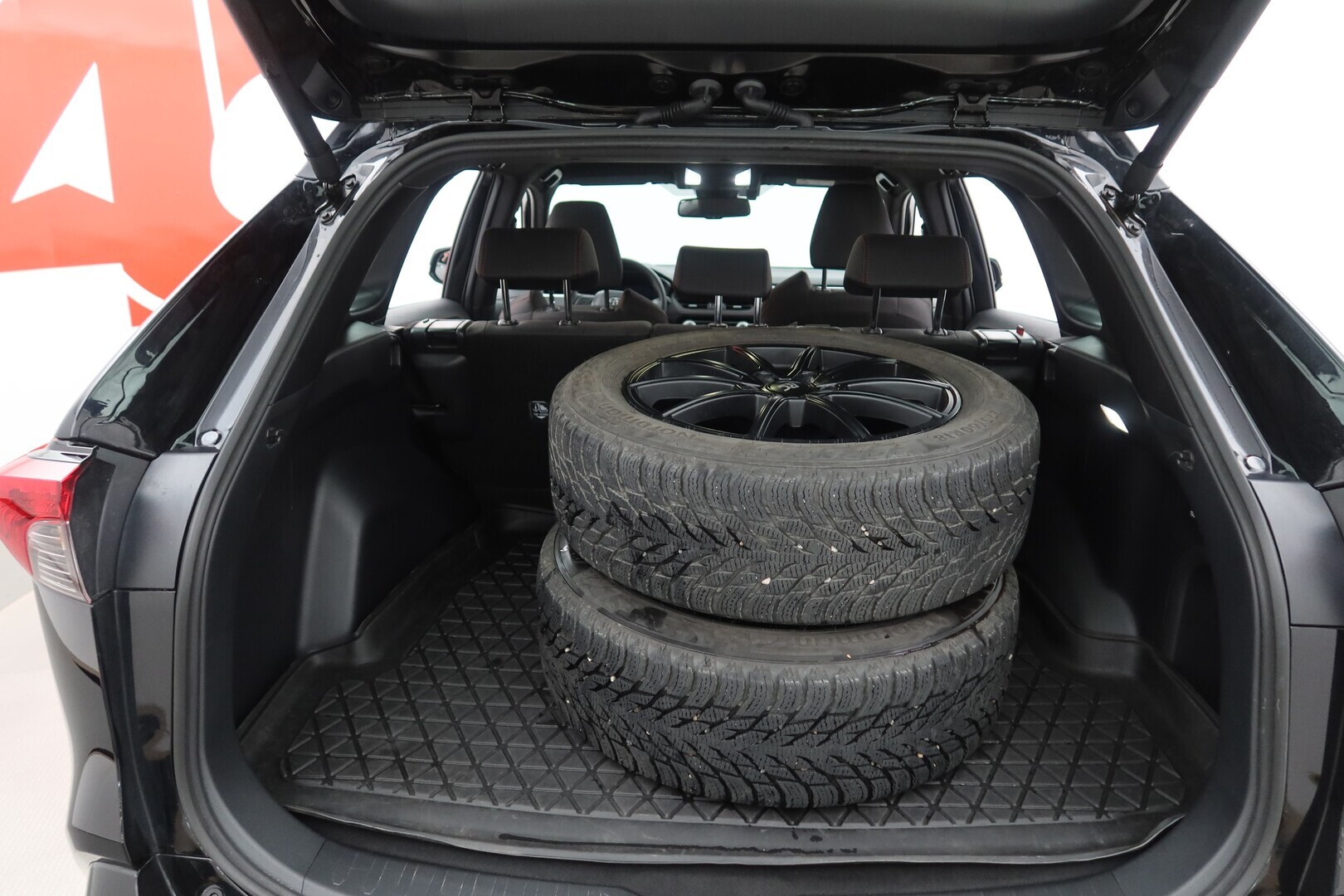 TOYOTA RAV4 Plug-in 2025