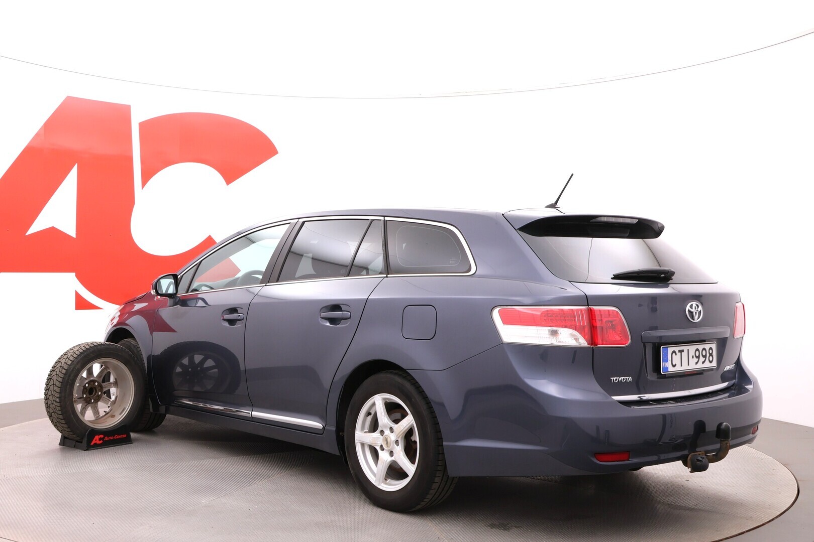 TOYOTA Avensis 2010